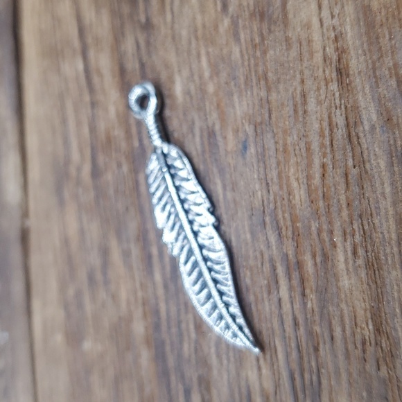 Bohemian‎ feather pendant